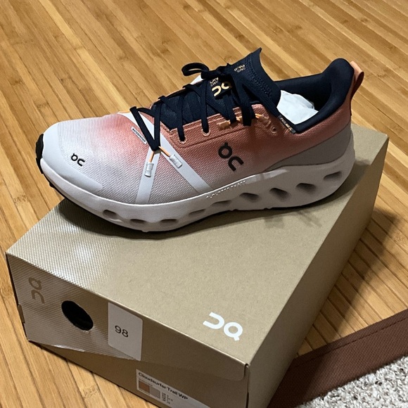 OnCloud Cloudsurfer Trail Waterproof NIB